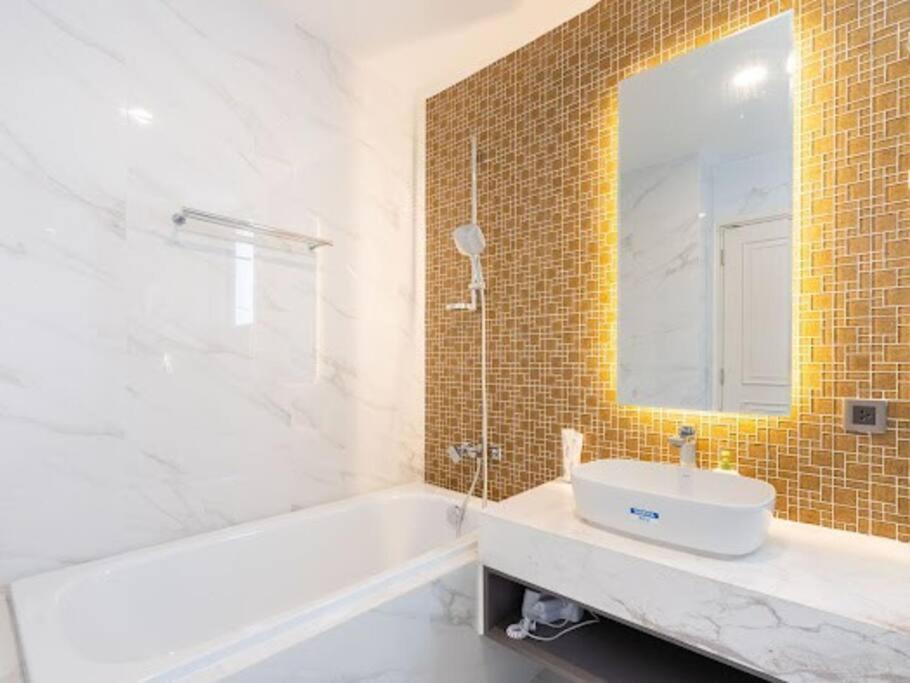 The Rixx Downtown Apartment@D1/Pool/Gym/Operahouse Thành Pho Ho Chí Minh Esterno foto
