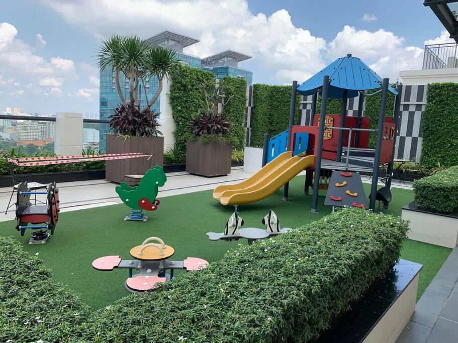 The Rixx Downtown Apartment@D1/Pool/Gym/Operahouse Thành Pho Ho Chí Minh Esterno foto